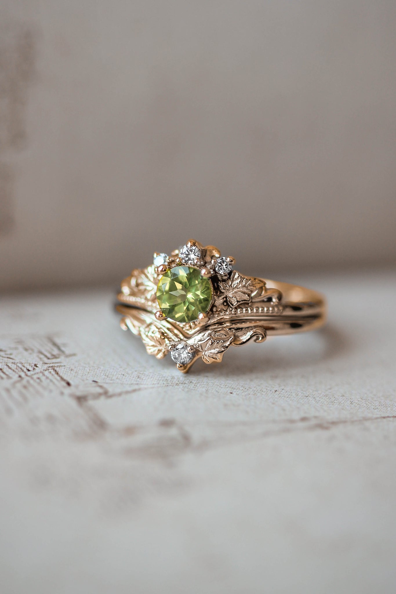 Bridal ring set with peridot and diamonds / Ariadne - Eden Garden Jewelry™