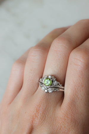 Bridal ring set with peridot and diamonds / Ariadne - Eden Garden Jewelry™