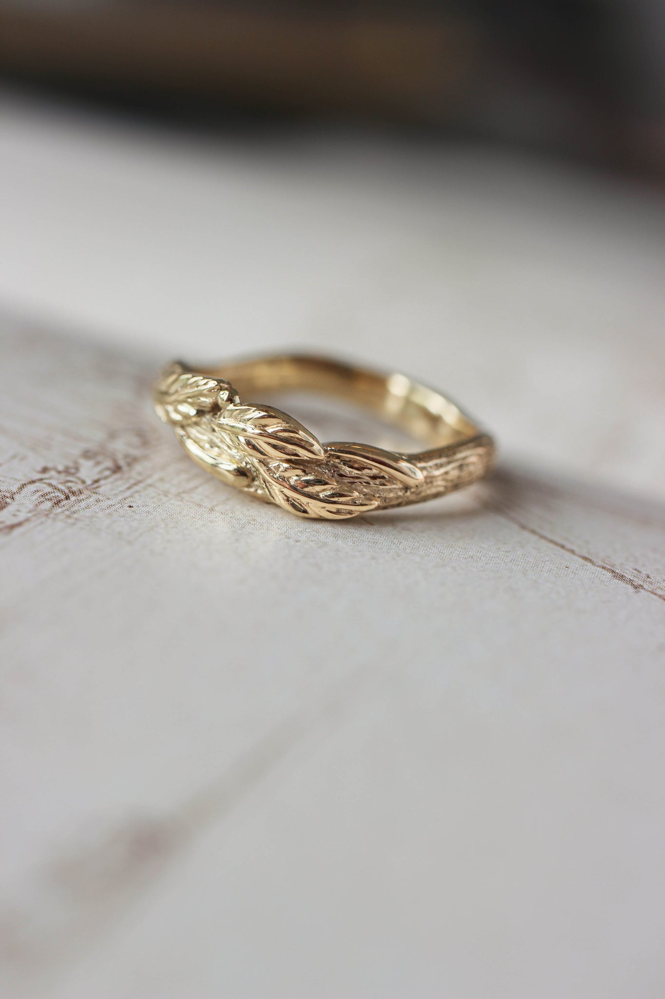 Tree branch wedding band for man, unisex gold ring - Eden Garden Jewelry™