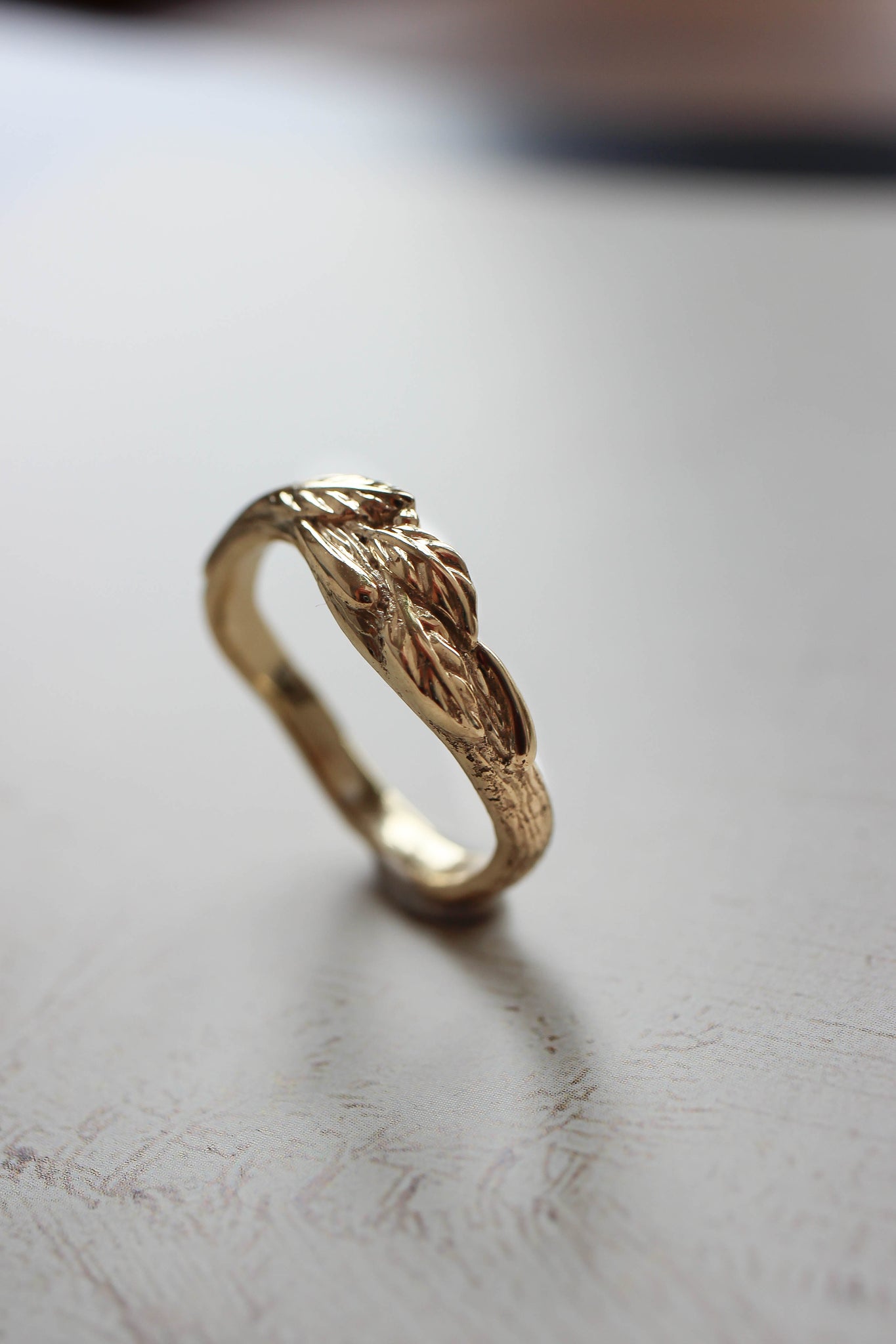 Tree branch wedding band for man, unisex gold ring - Eden Garden Jewelry™