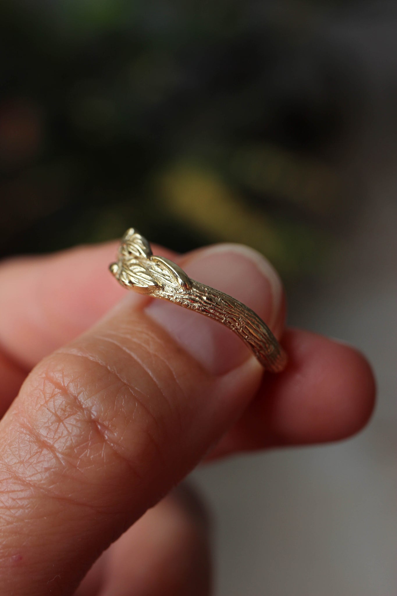 Tree branch wedding band for man, unisex gold ring - Eden Garden Jewelry™