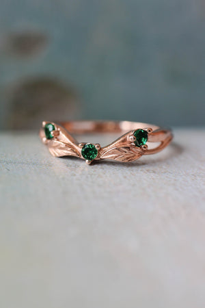 Curved wedding band with lab emeralds - Eden Garden Jewelry™