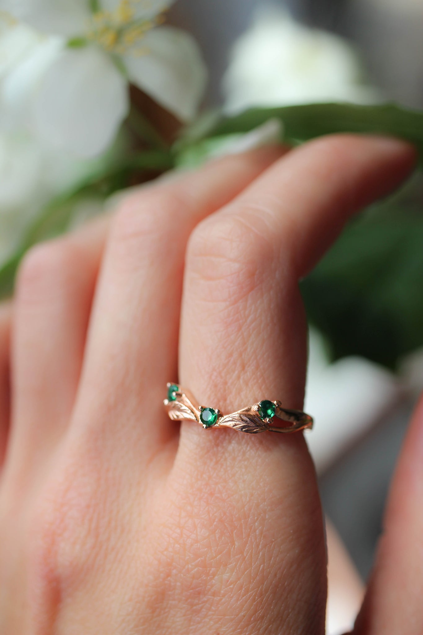 Curved wedding band with lab emeralds - Eden Garden Jewelry™