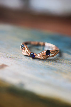 Curved wedding band with lab sapphires - Eden Garden Jewelry™