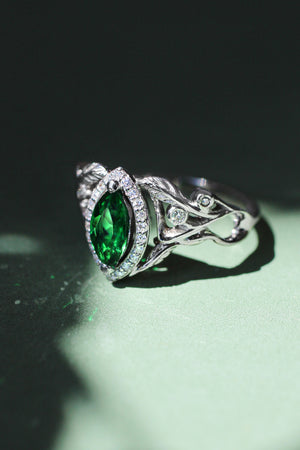 Bridal ring set with lab emerald and diamond halo / Callisto - Eden Garden Jewelry™