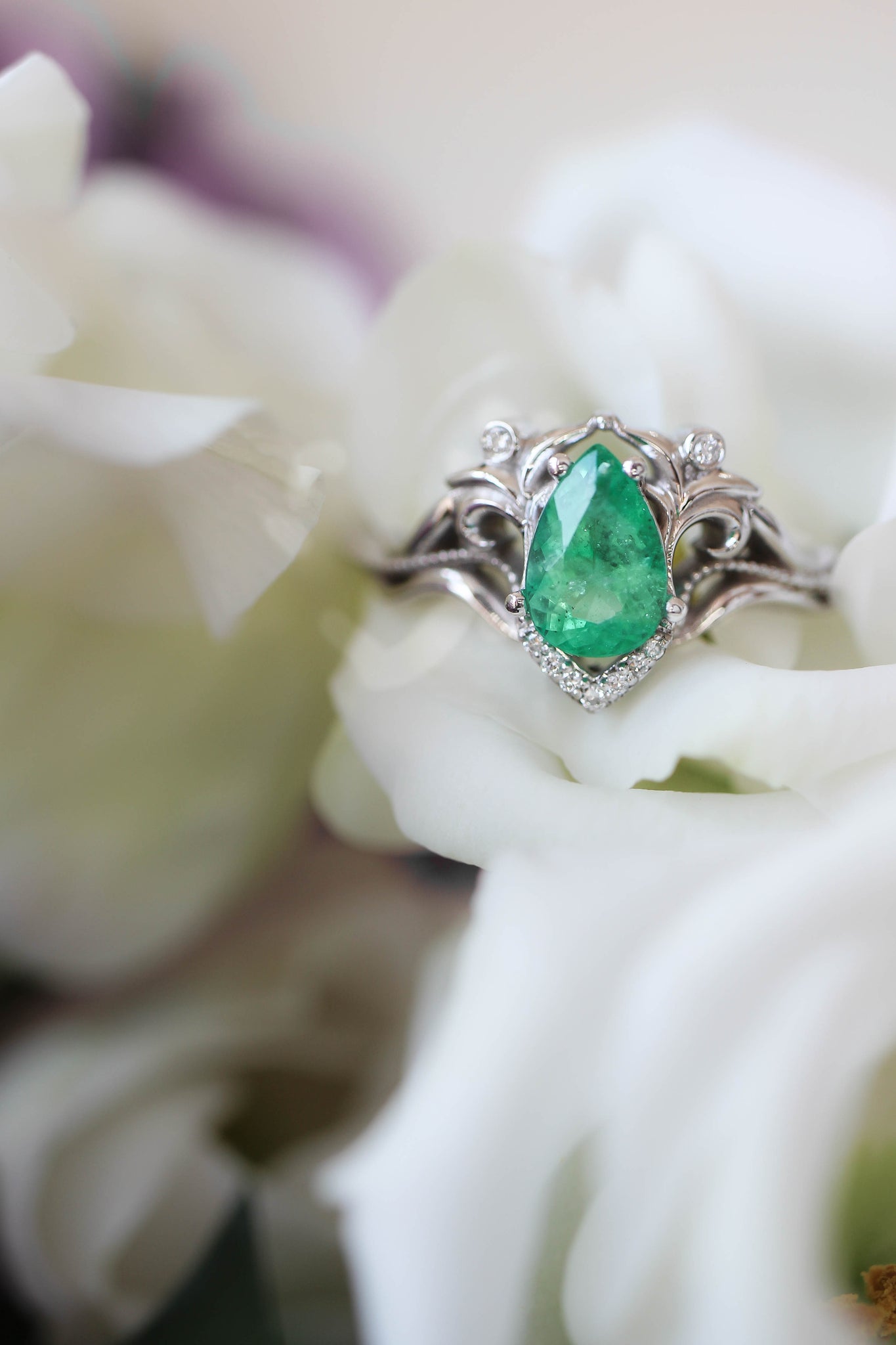 Natural emerald and diamonds engagement ring / Lida - Eden Garden Jewelry™