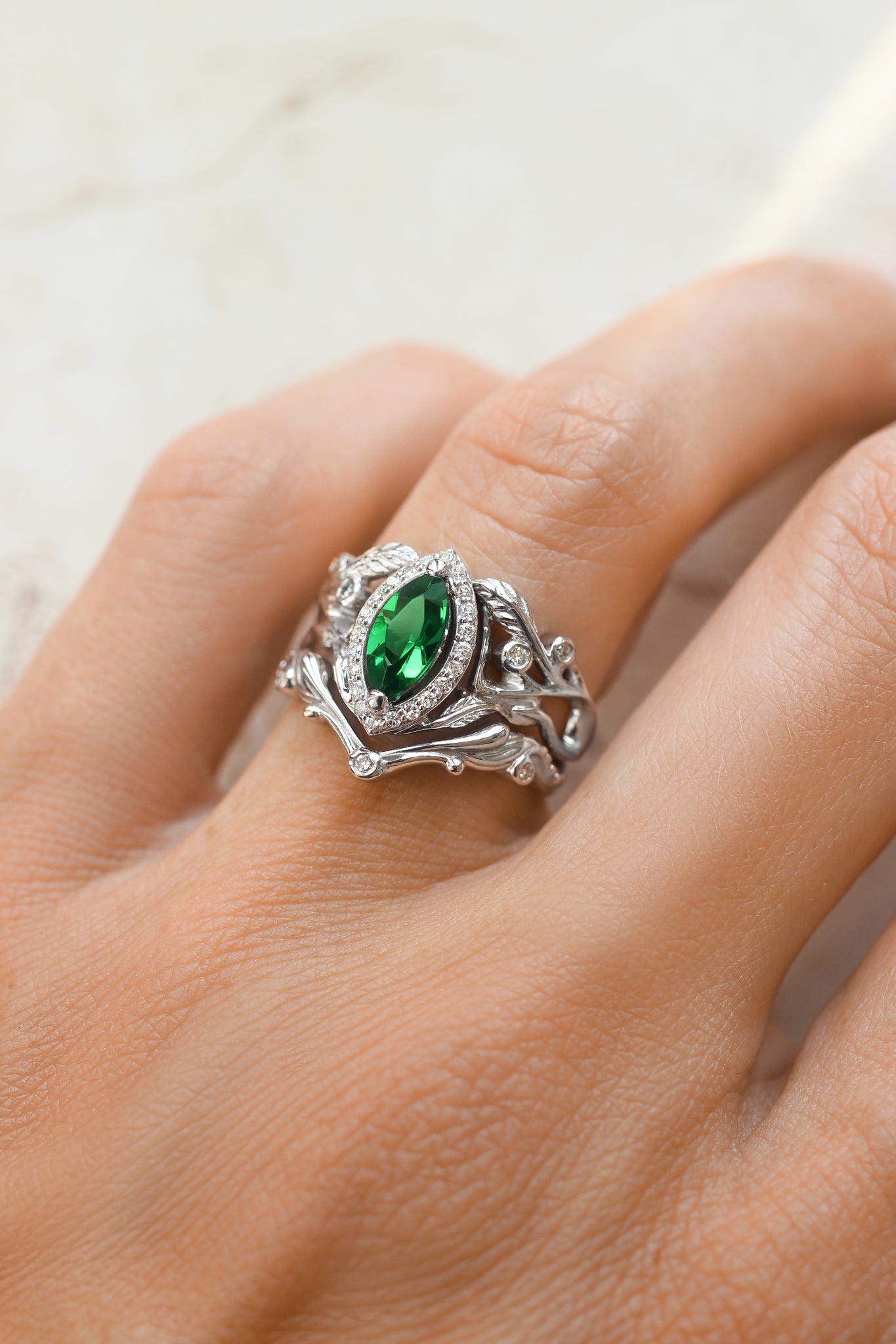 Bridal ring set with lab emerald and diamond halo / Callisto - Eden Garden Jewelry™