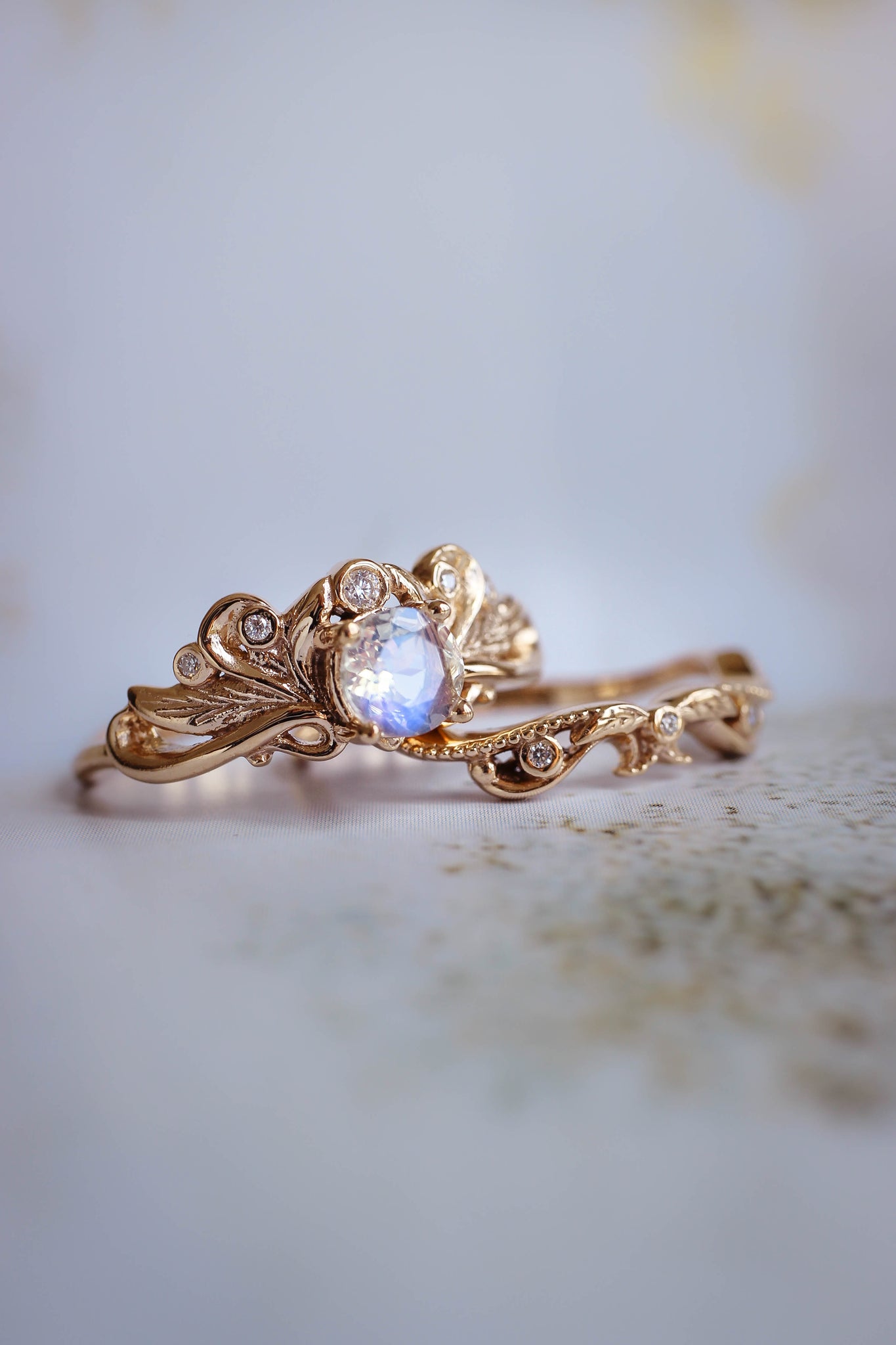 Blue moonstone vintage style bridal ring set / Damariss - Eden Garden Jewelry™