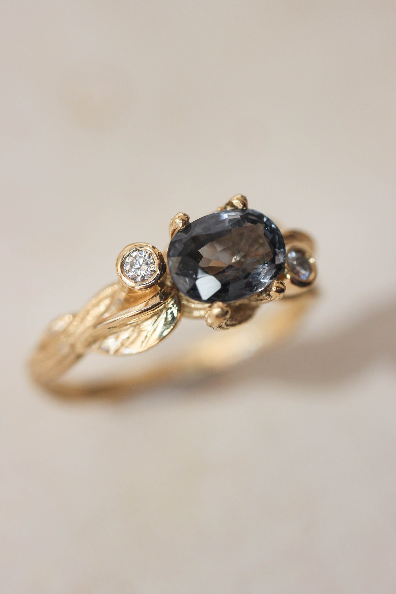 Branch engagement ring with grey spinel and diamonds / Arius - Eden Garden Jewelry™