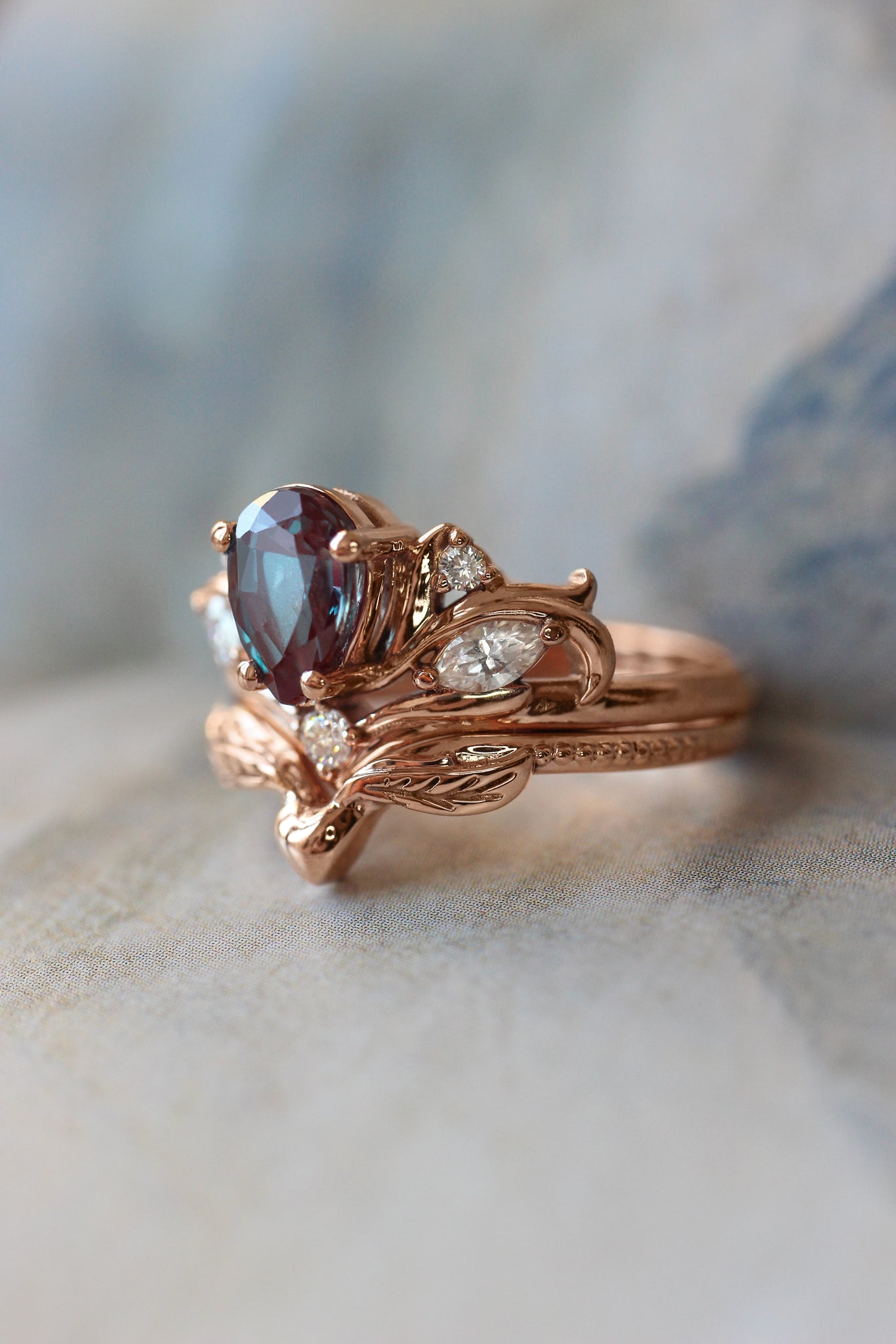 Bridal ring set with pear cut alexandrite / Swanlake - Eden Garden Jewelry™