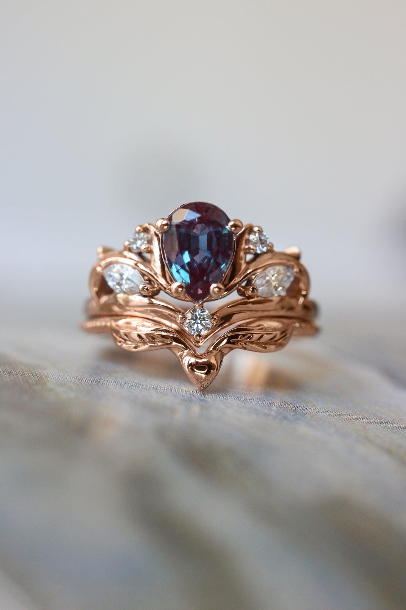 Bridal ring set with pear cut alexandrite / Swanlake - Eden Garden Jewelry™