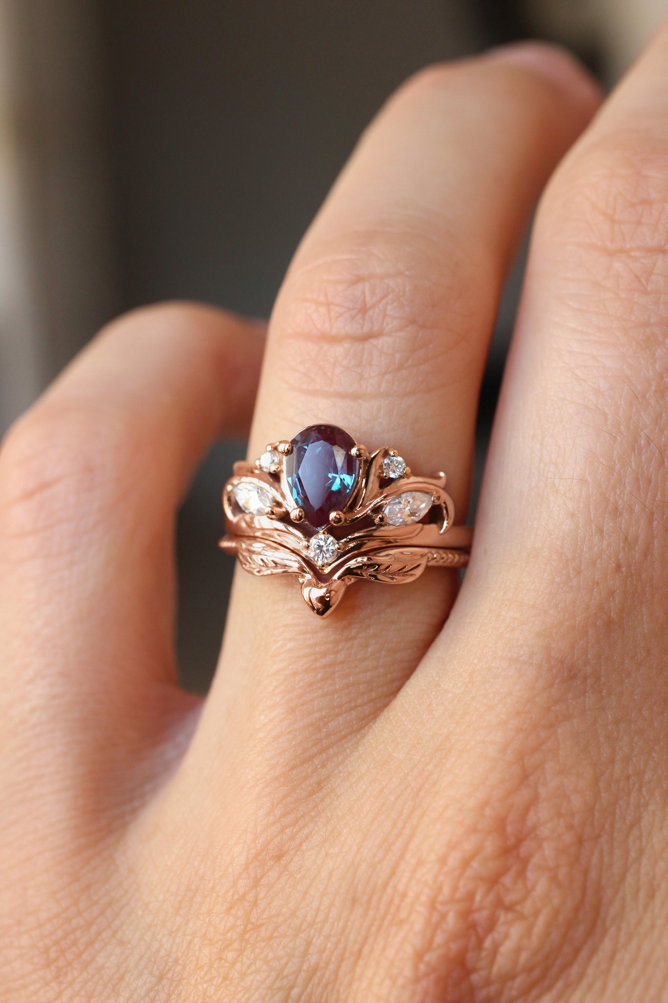 Bridal ring set with pear cut alexandrite / Swanlake - Eden Garden Jewelry™