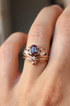 Engagement ring with pear cut alexandrite, without matching band / Swanlake - Eden Garden Jewelry™