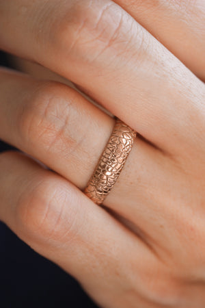 Wedding bands set for couple, reptile skin textured rings - Eden Garden Jewelry™