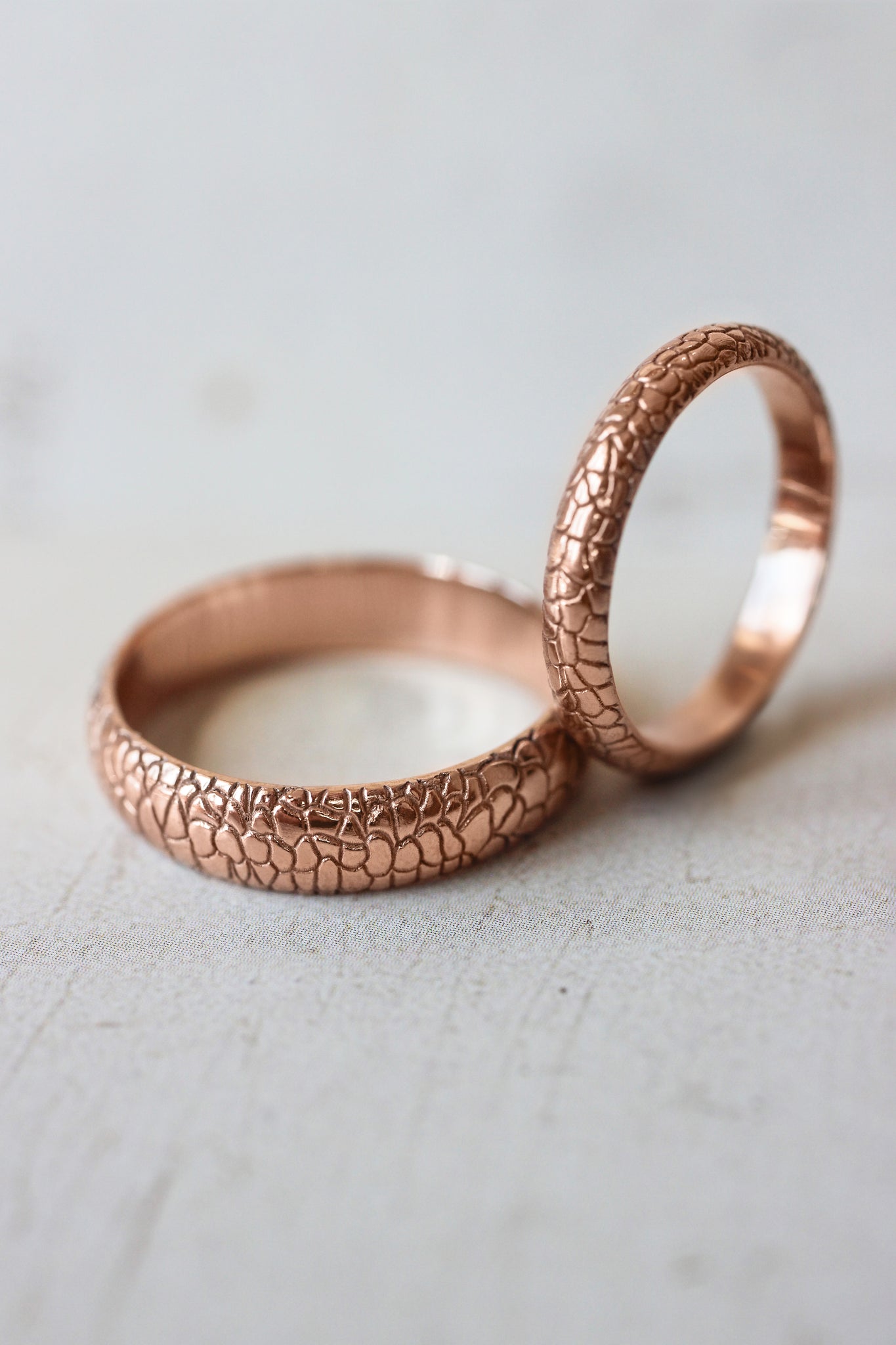 Wedding bands set for couple, reptile skin textured rings - Eden Garden Jewelry™