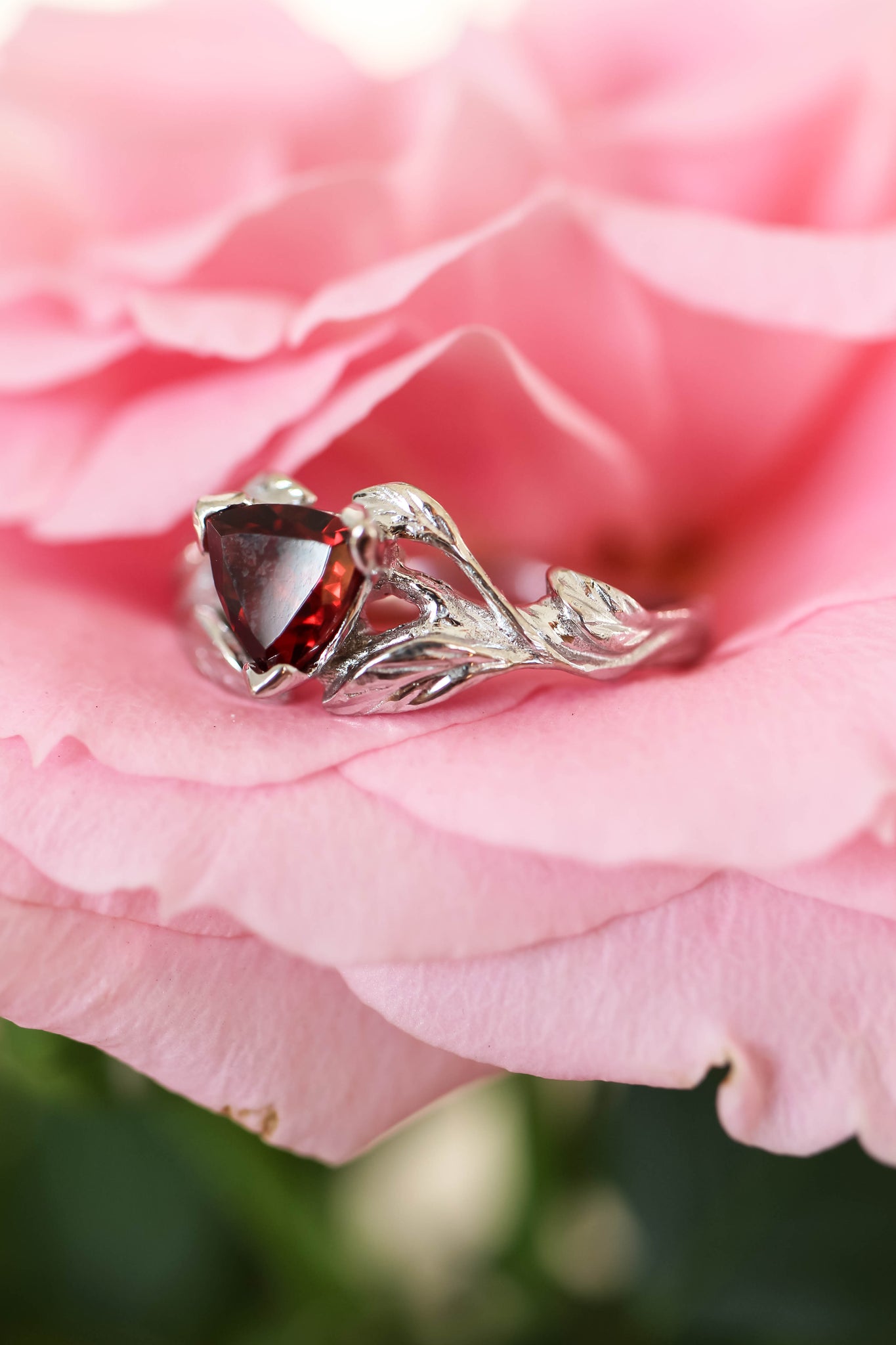 Nature inspired engagement ring set with garnet and diamond / Clematis - Eden Garden Jewelry™