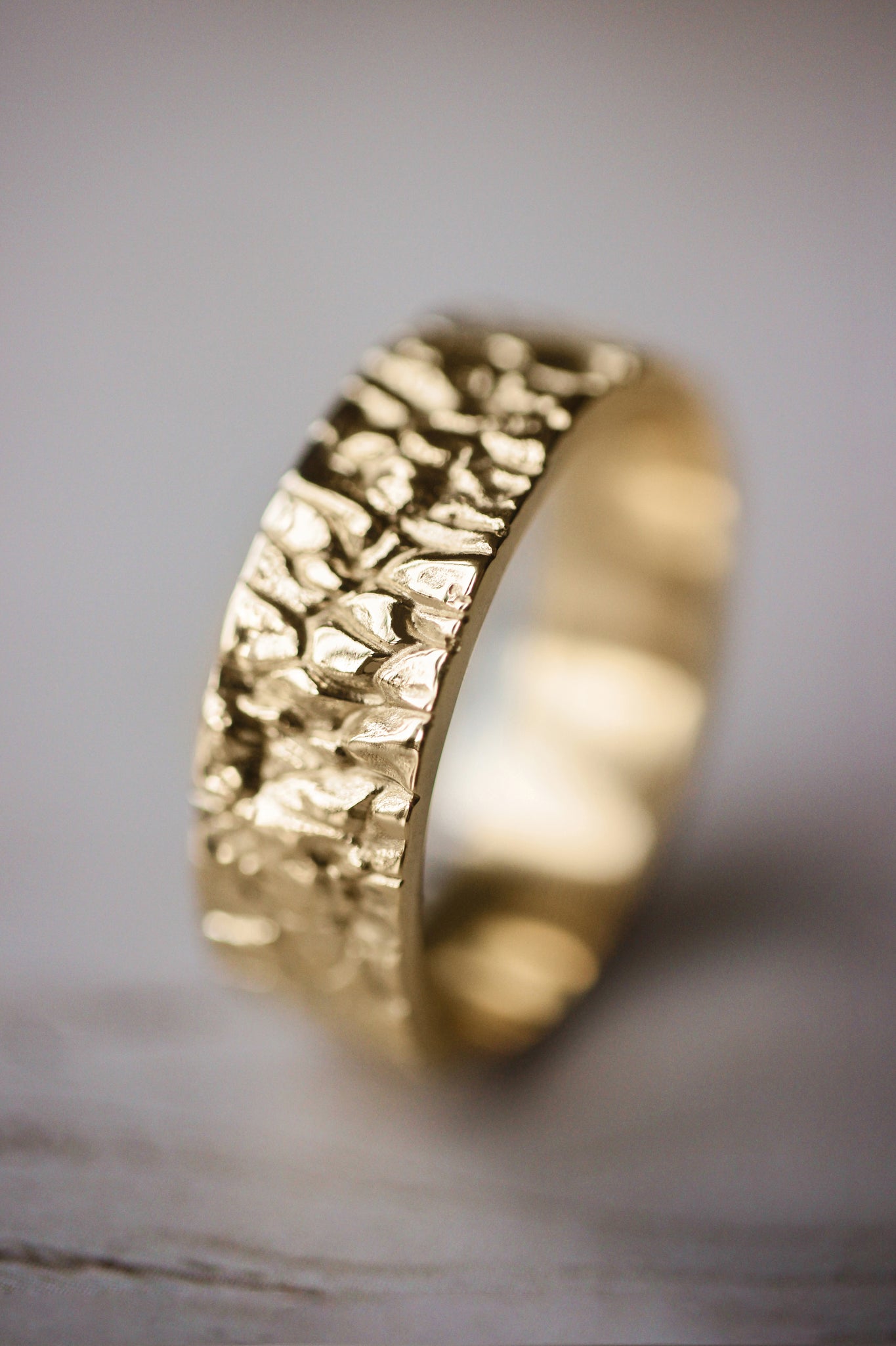 Rock textured ring, 7 mm wedding band for man - Eden Garden Jewelry™