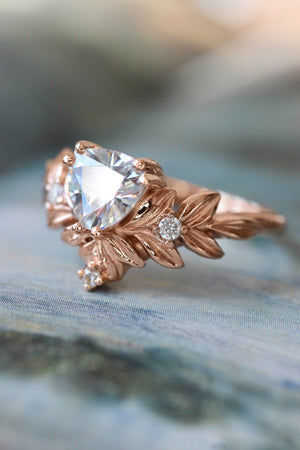 Salvia | leaf engagement ring setting for trillion gemstone - Eden Garden Jewelry™