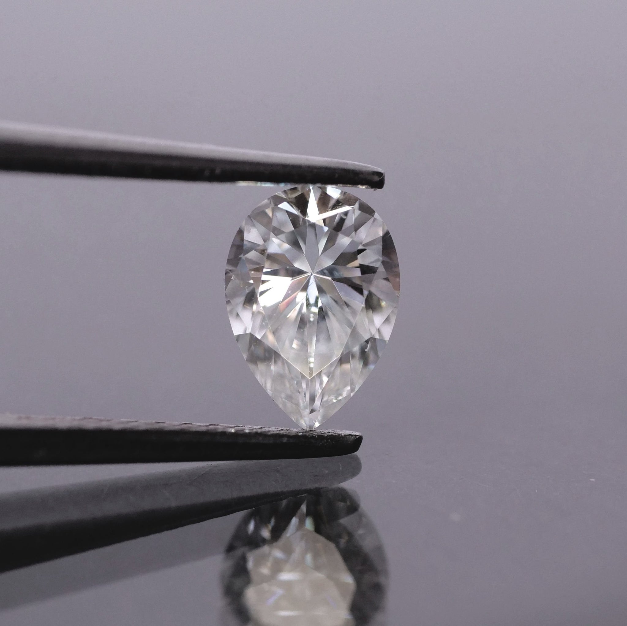 Moissanite | pear cut 7x5 mm, G color, VS, 0.68 ct - Eden Garden Jewelry™