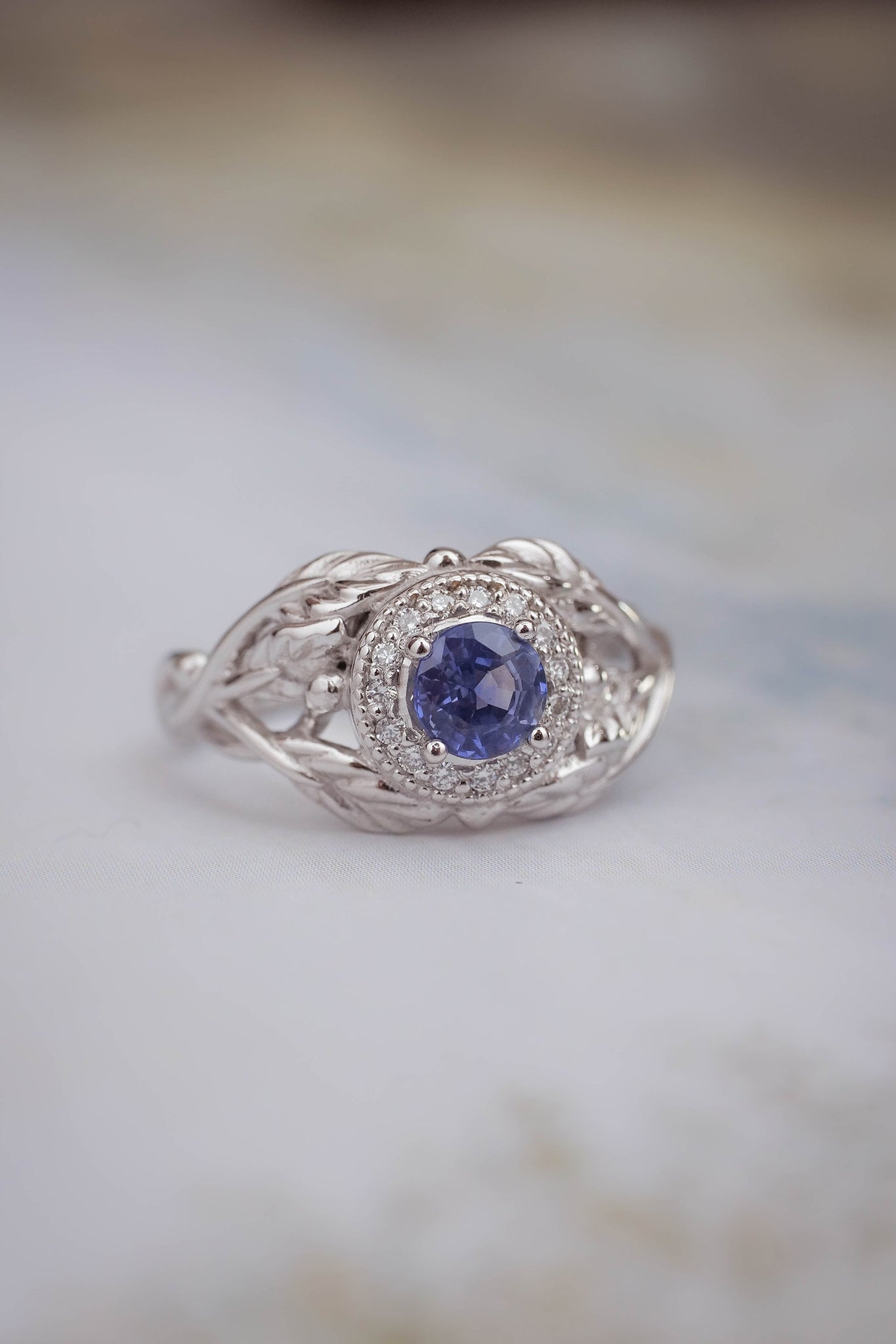 Leaf engagement ring with sapphire and diamonds / Tilia halo - Eden Garden Jewelry™