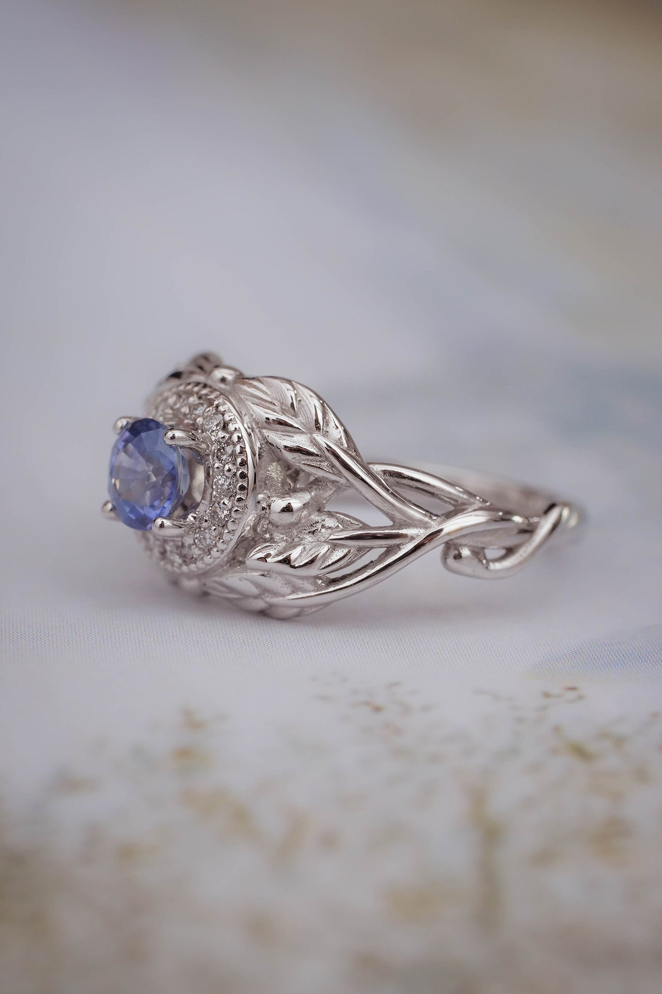 Leaf engagement ring with sapphire and diamonds / Tilia halo - Eden Garden Jewelry™