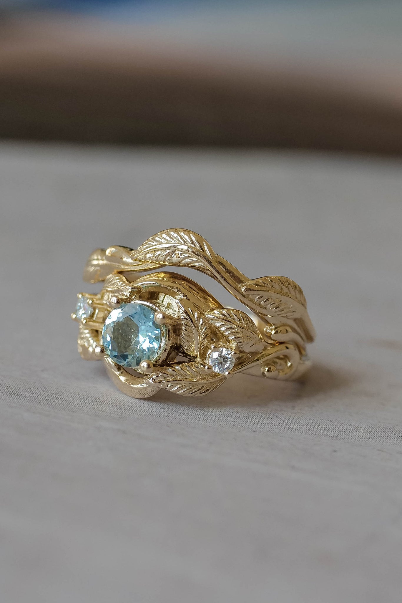 Leaves and vine bridal ring set with aquamarine / Azalea - Eden Garden Jewelry™