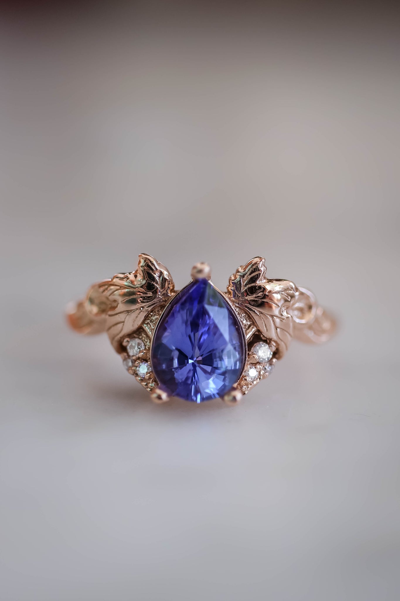 Tanzanite and diamonds engagement ring / Vineyard - Eden Garden Jewelry™