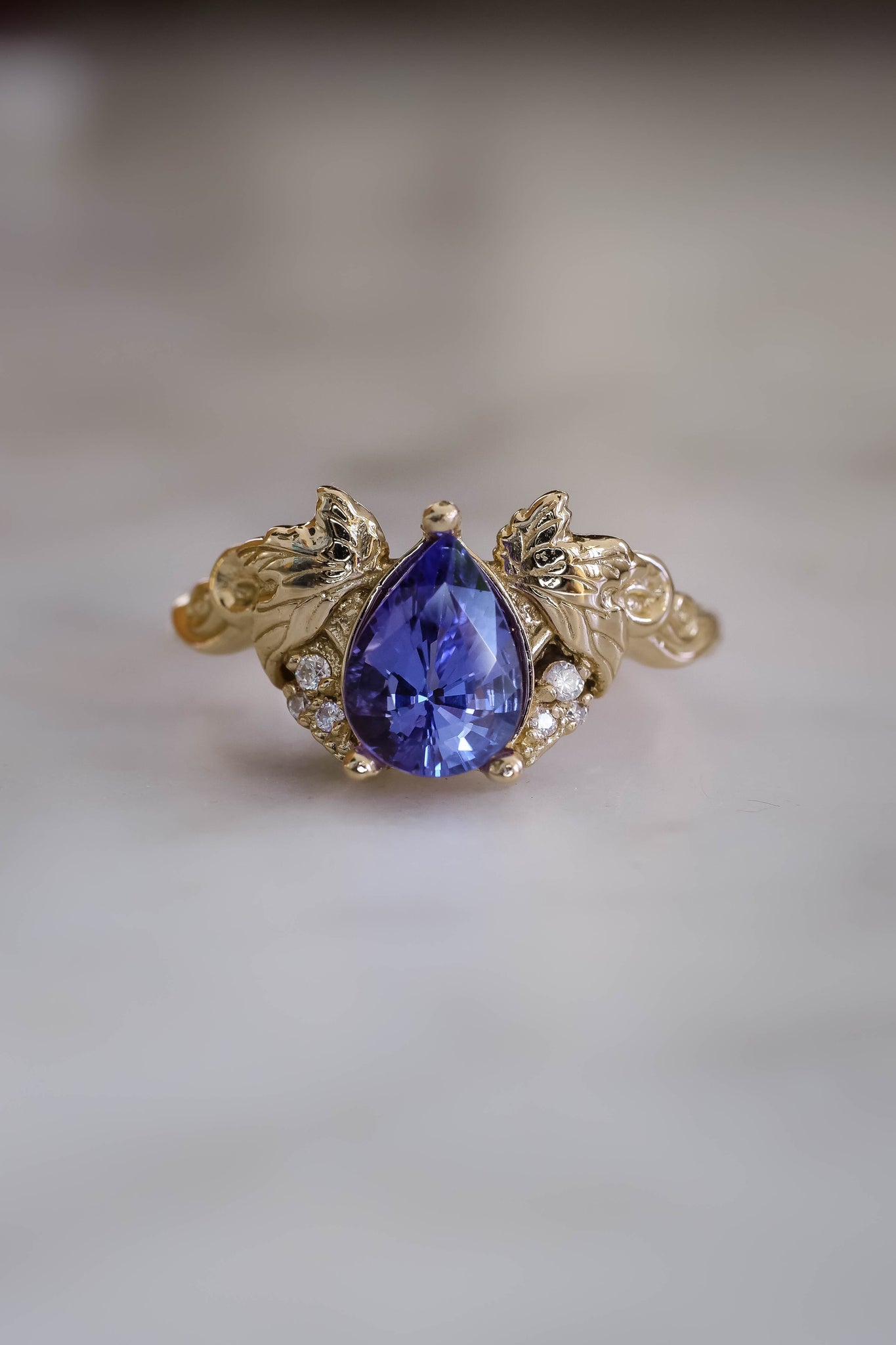 Tanzanite and diamonds engagement ring / Vineyard - Eden Garden Jewelry™