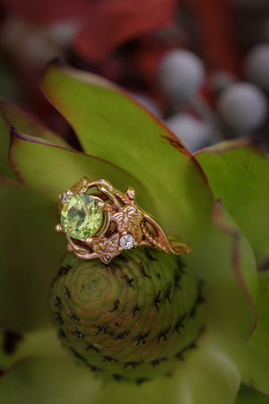 Peridot engagement ring with diamonds / Ivy Undina - Eden Garden Jewelry™