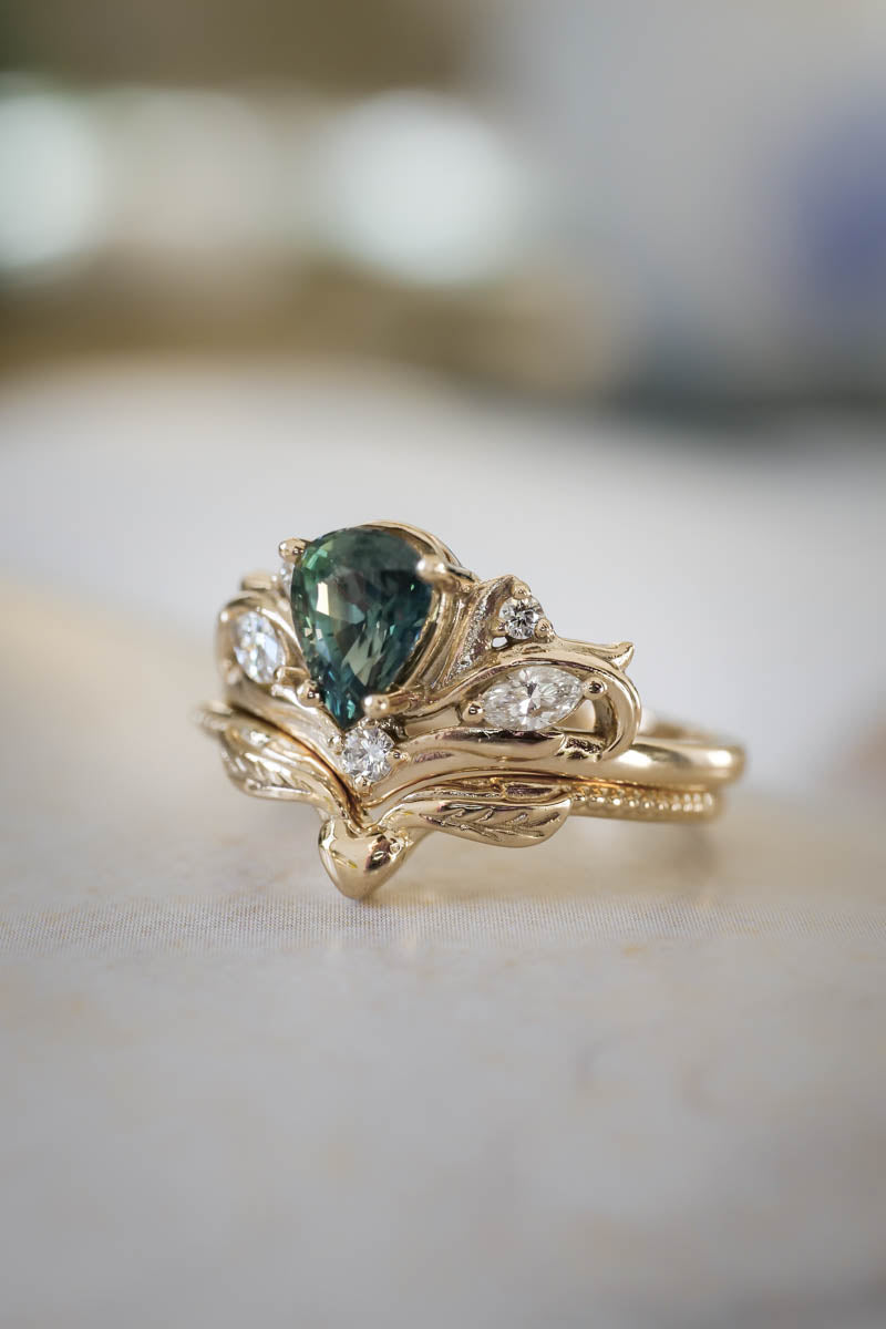 Bridal ring set with pear cut green sapphire / Swanlake - Eden Garden Jewelry™