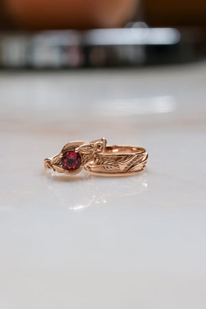 Wedding rings set for couple: nature themed band for him, leaves band with pink tourmaline for her - Eden Garden Jewelry™