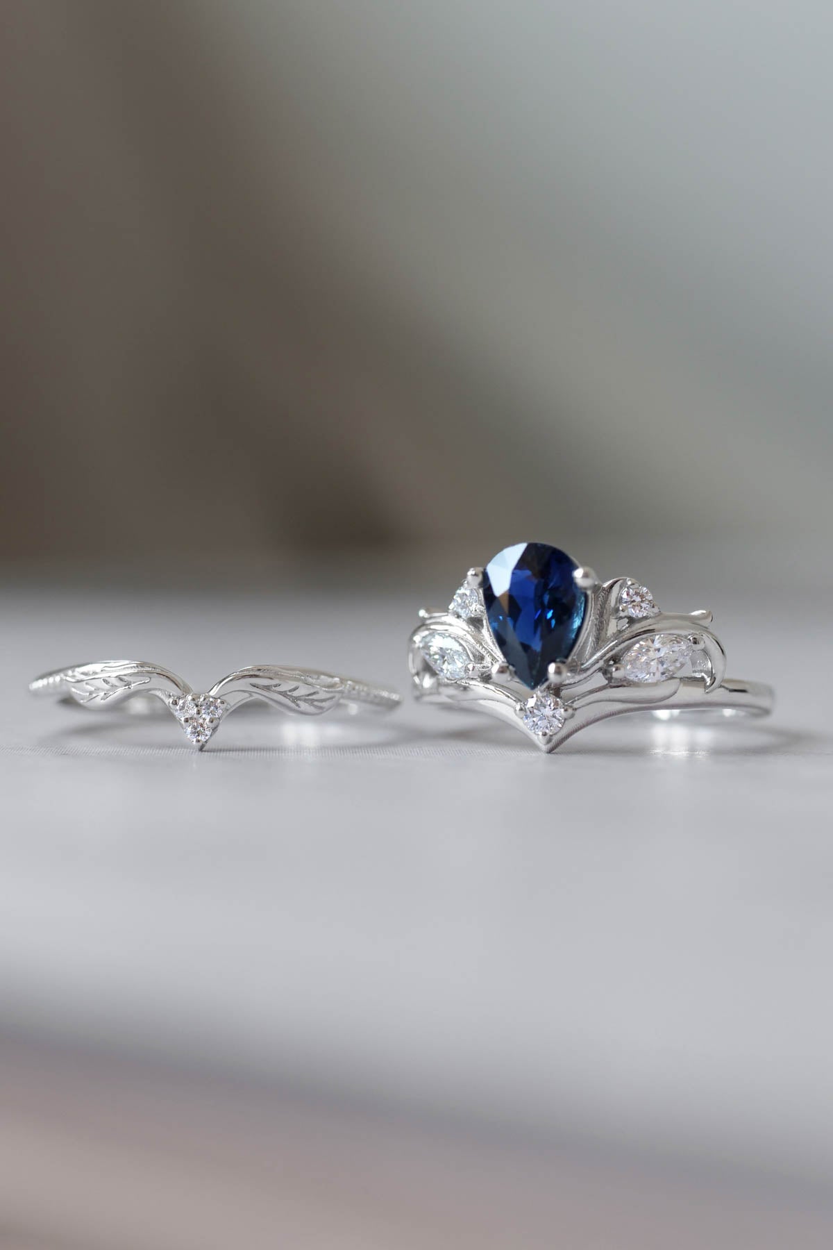 Dark blue sapphire ring / Swanlake - Eden Garden Jewelry™