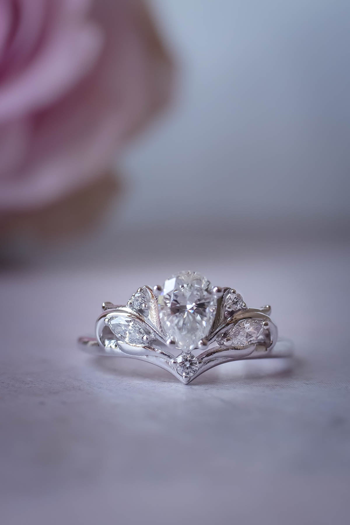 Unique bridal ring set with pear shaped moissanite / Swanlake - Eden Garden Jewelry™