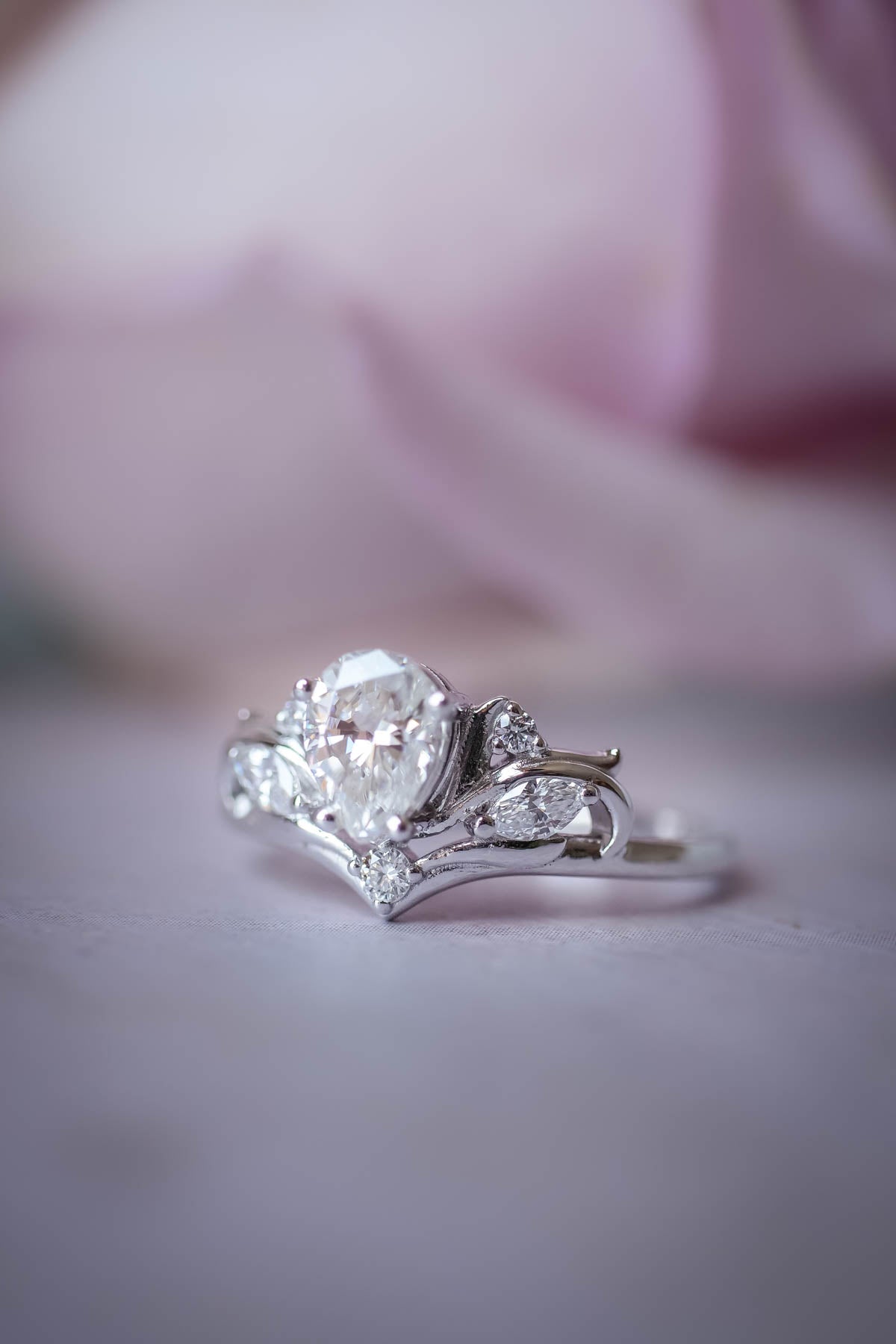 Unique bridal ring set with pear shaped moissanite / Swanlake - Eden Garden Jewelry™