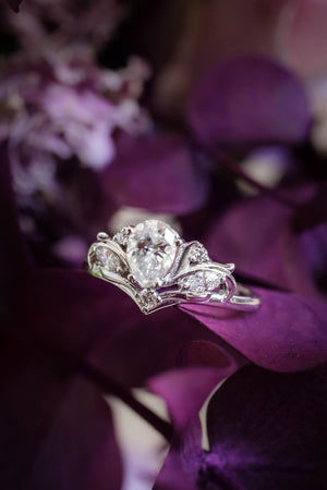 Unique bridal ring set with pear shaped moissanite / Swanlake - Eden Garden Jewelry™