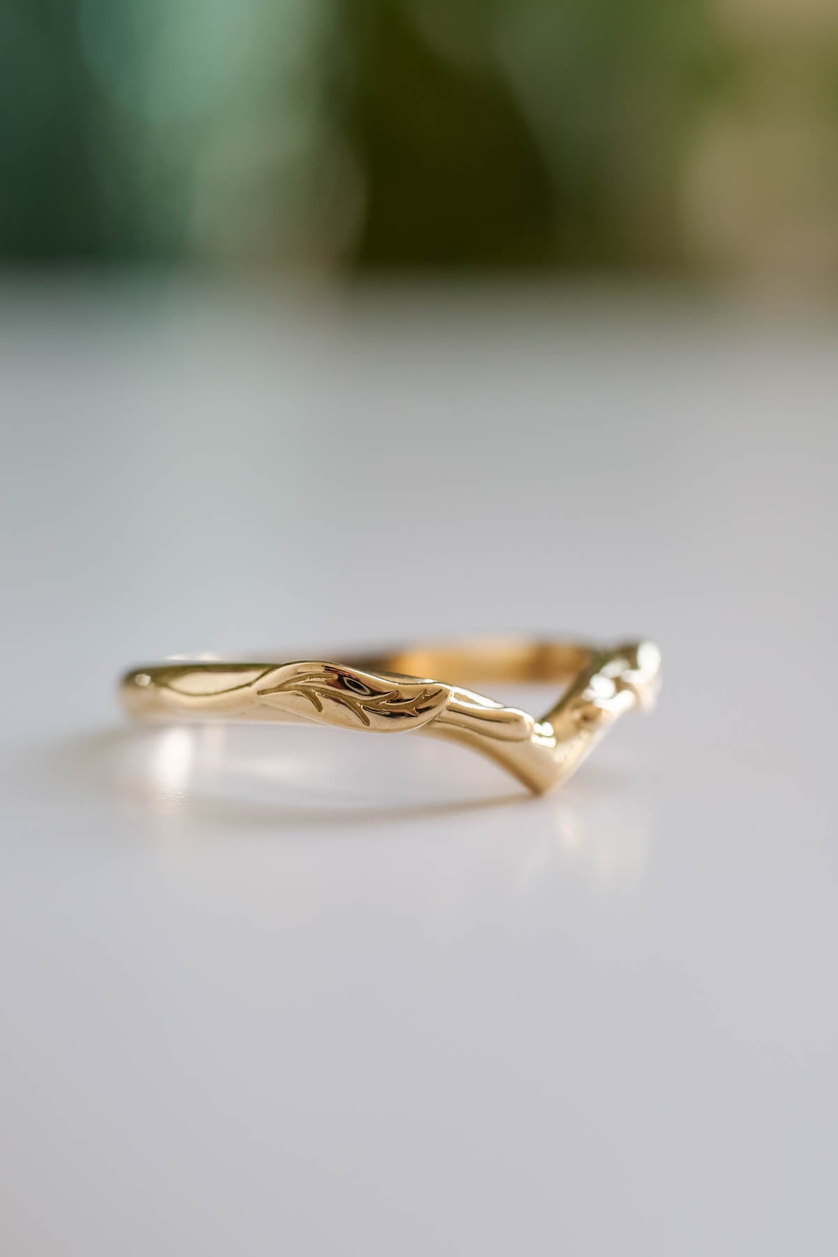 Simple curved stacking wedding band / Wisteria - Eden Garden Jewelry™