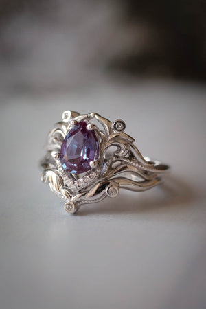 Vintage inspired gold ring with alexandrite and diamonds  / Lida - Eden Garden Jewelry™