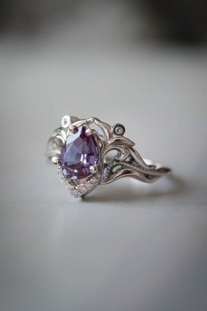 Vintage inspired gold ring with alexandrite and diamonds  / Lida - Eden Garden Jewelry™