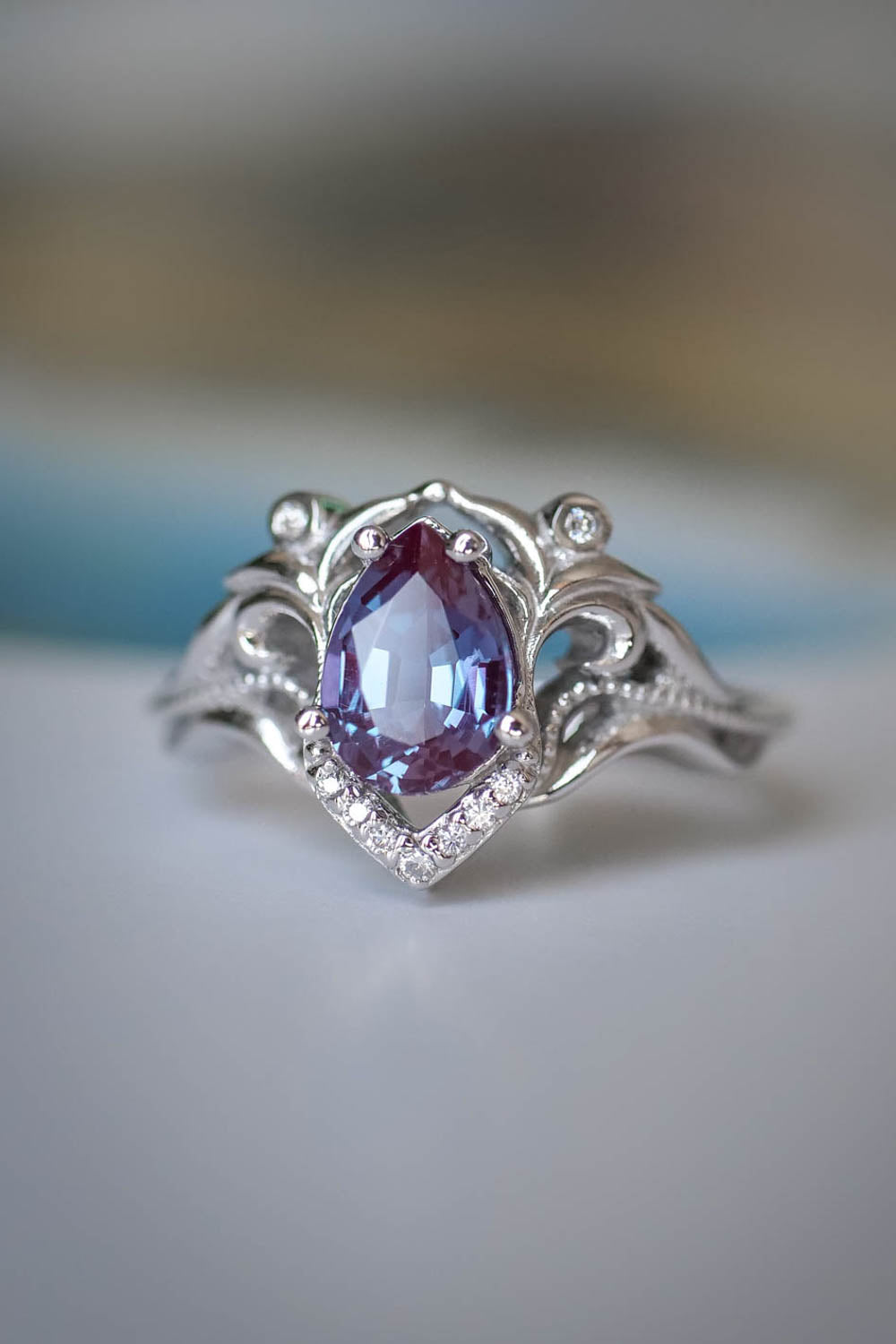 Vintage inspired gold ring with alexandrite and diamonds  / Lida - Eden Garden Jewelry™