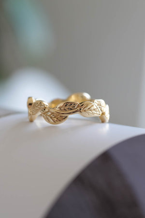 Textured leaves wedding band, unisex nature inspired ring - Eden Garden Jewelry™