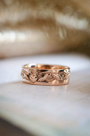 Gold Claddagh ring for men, Celtic wedding band - Eden Garden Jewelry™