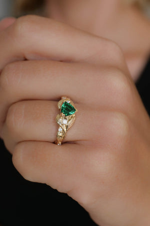 Emerald trillion cut engagement ring, gold leaves and diamonds ring / Clematis - Eden Garden Jewelry™