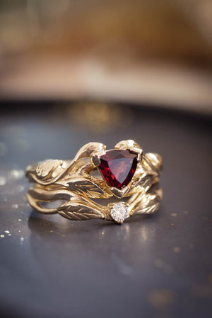 Nature themed engagement ring set with garnet and diamond / Clematis - Eden Garden Jewelry™