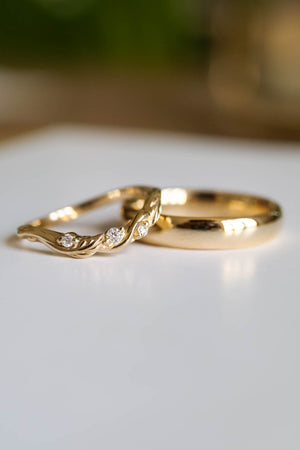 Wedding rings set for couples: classic band for him, curved leaf band for her - Eden Garden Jewelry™