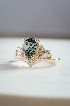 Big pear moss agate engagement ring, one of a kind gemstone ring / Swanlake - Eden Garden Jewelry™