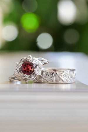 Wedding rings set for couples: gold ivy leaves band for him, gold ivy leaves ring with garnet for her - Eden Garden Jewelry™