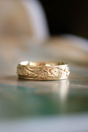 Man nature inspired wedding band, gold leaves wedding ring - Eden Garden Jewelry™