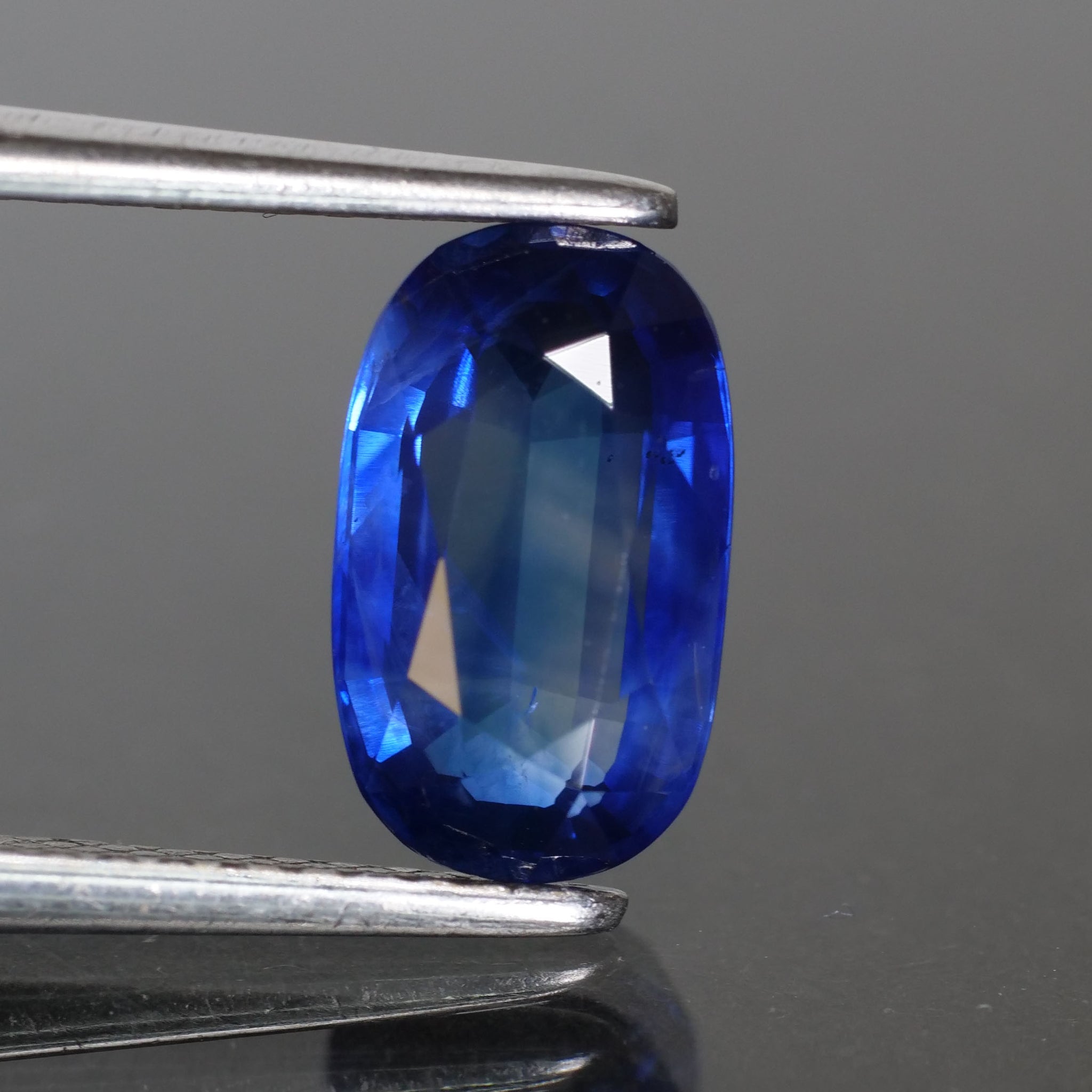 Sapphire | natural, blue, oval cut 9.2x5.4 mm, VS, 1.85ct, Ceylon - Eden Garden Jewelry™