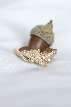 Wedding band with oak leaves and acorns - Eden Garden Jewelry™