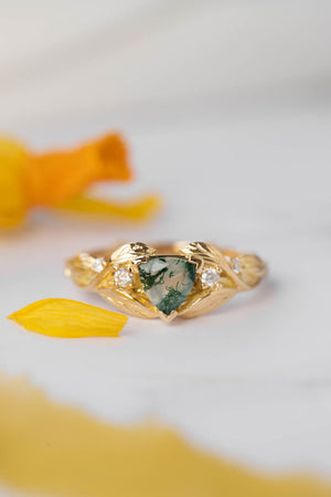 Trillion moss agate engagement ring, gold leaves and diamonds ring / Clematis - Eden Garden Jewelry™